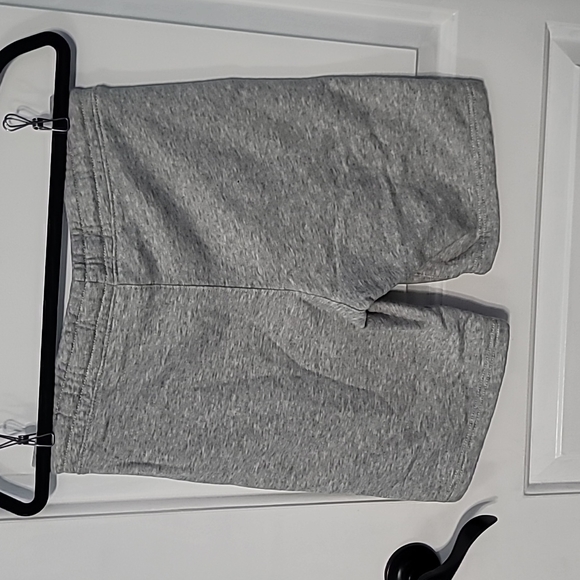 Shorts - Picture 2 of 3